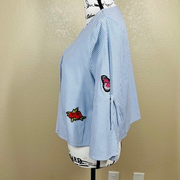La sorella Blue top striped V-neckline Bell sleeve with butterflies patch size L - Picture 12 of 13